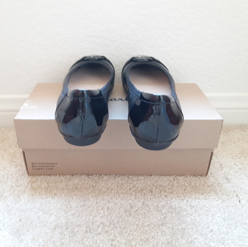 Clarks - Picture 3 of 4